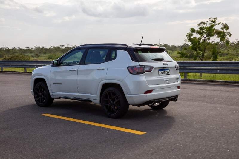 Jeep Compass Blackhawk.