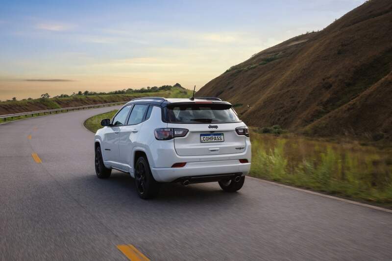 Jeep Compass Blackhawk.