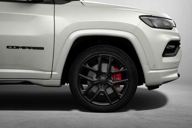 Jeep Compass Blackhawk.