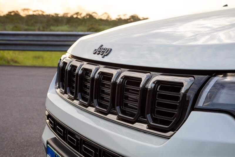 Jeep Compass Blackhawk.