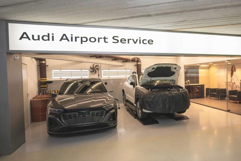 Audi Airport Service.