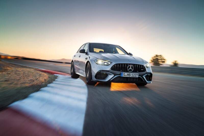 Desempenho do Mercedes-Benz C 63 AMG SE.