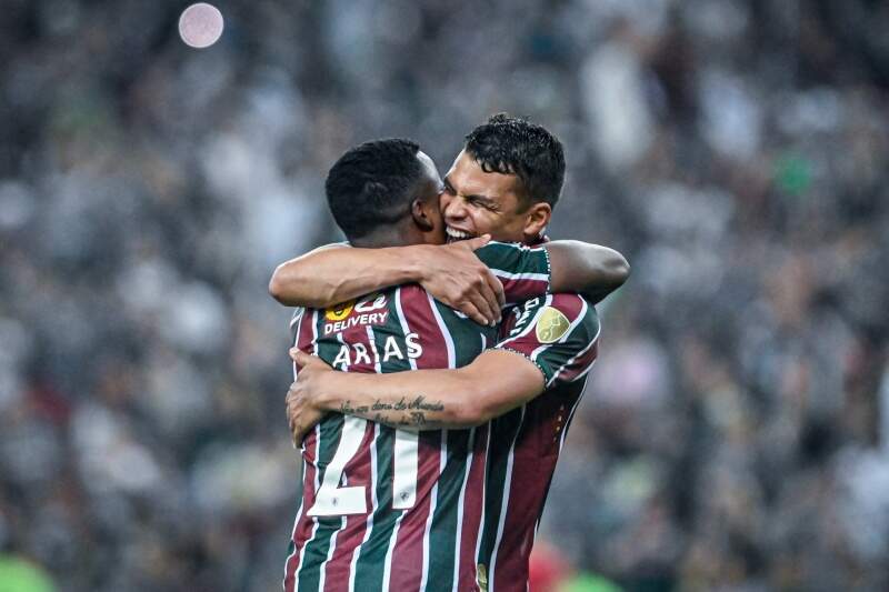 Thiago Silva e Jhon Arias.