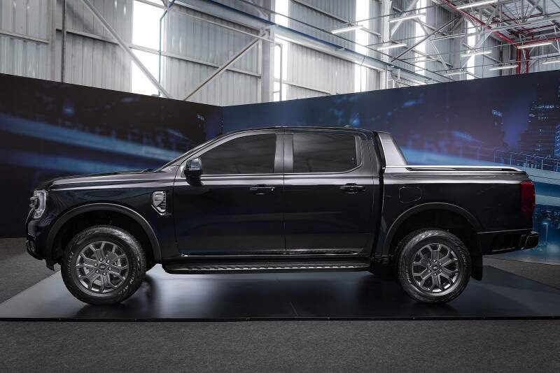 Ford Ranger Black.