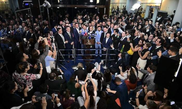 Parlamentares em coletiva após apresentar impeachment contra Alexandre de Moraes. Foto: Pedro França/Ag.Senado