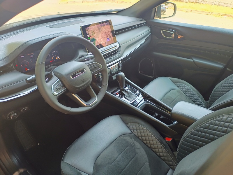 Jeep Compass Blackhawk.