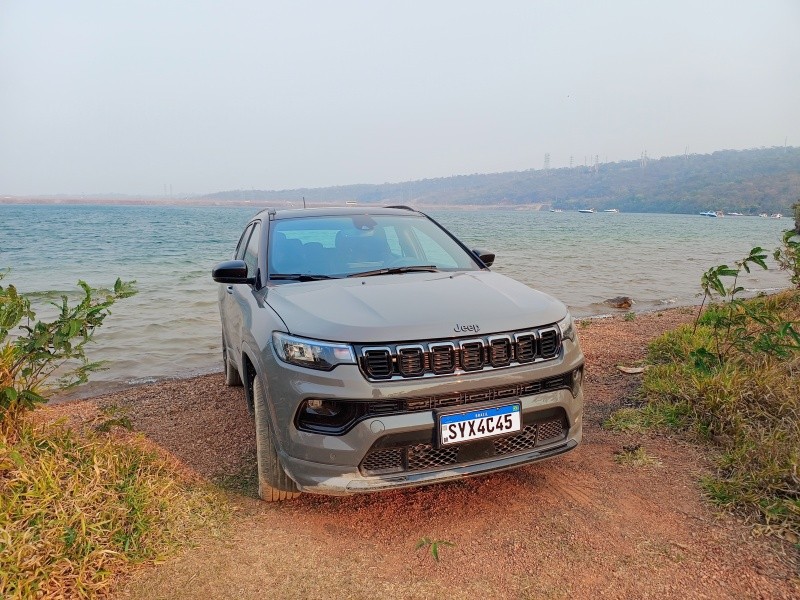 Jeep Compass Blackhawk.