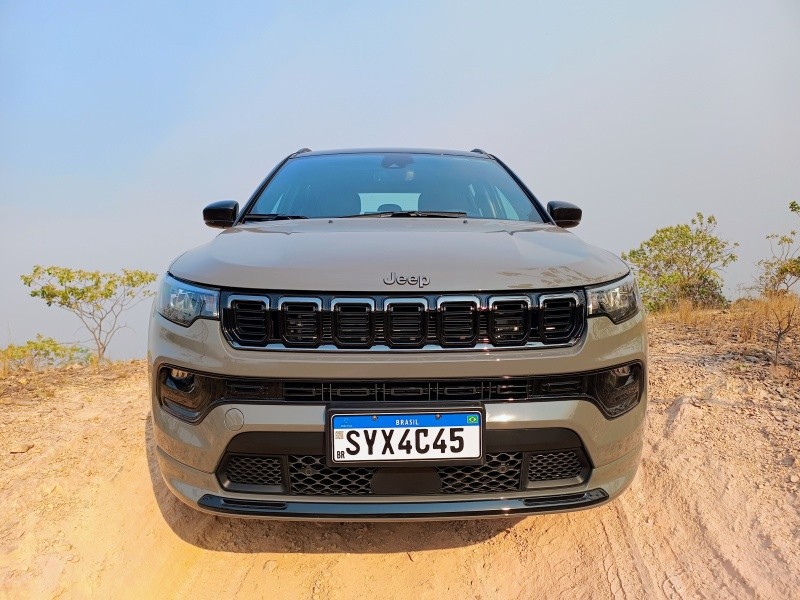 Jeep Compass Blackhawk.