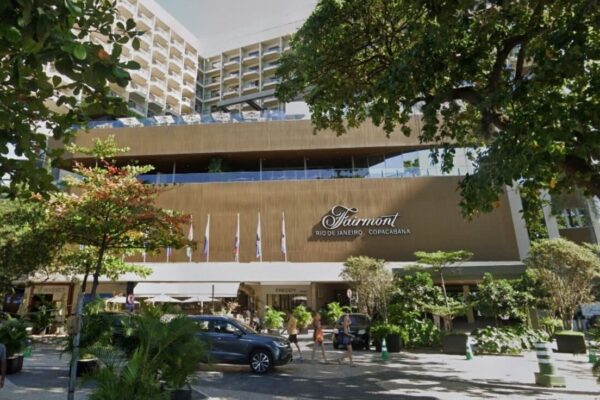 Enquanto enrola para anunciar corte de gastos, Lula (PT) desfruta de luxuosa hospedagem no Fairmont…