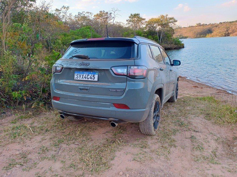 Jeep Compass Blackhawk.