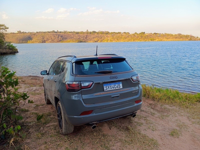 Jeep Compass Blackhawk.