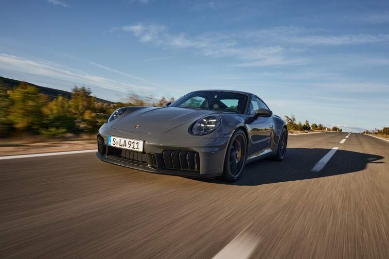 Porsche 911 Carrera GTS.