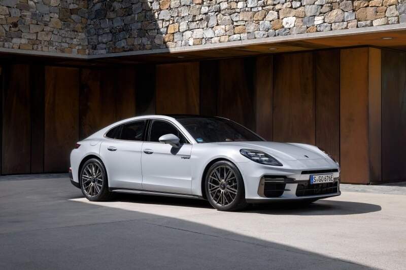 Porsche Panamera Turbo E-Hybrid.