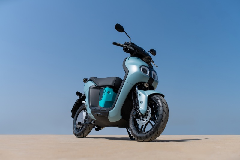 Yamaha Neo's Connected.