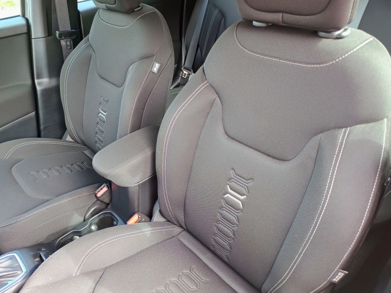 Jeep Renegade Sport Altitude.