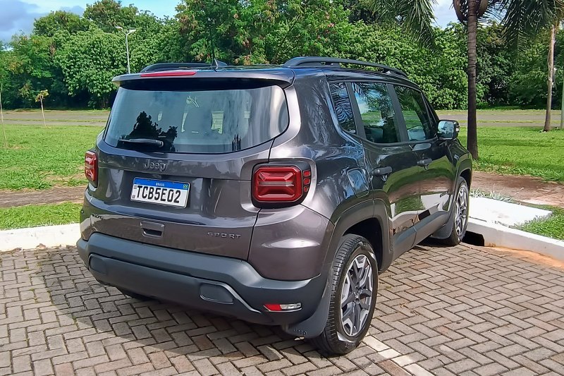 Jeep Renegade Sport Altitude.