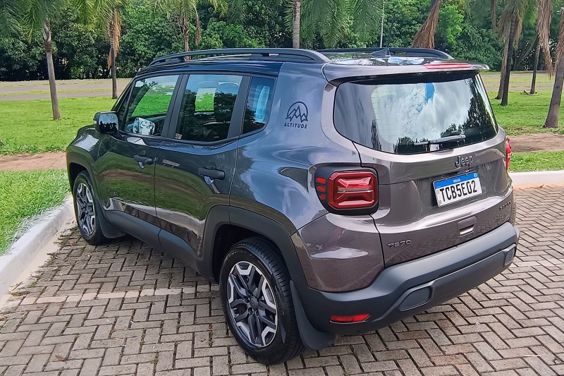 Jeep Renegade Sport Altitude.