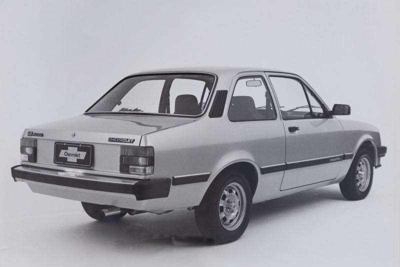 Chevrolet Chevette Silver Line.