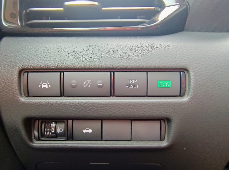 Nissan Sentra Exclusive.