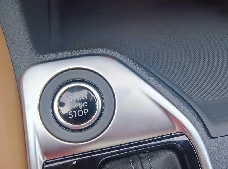 Nissan Sentra Exclusive.