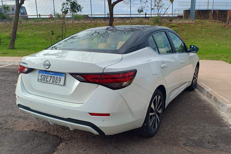 Nissan Sentra Exclusive.