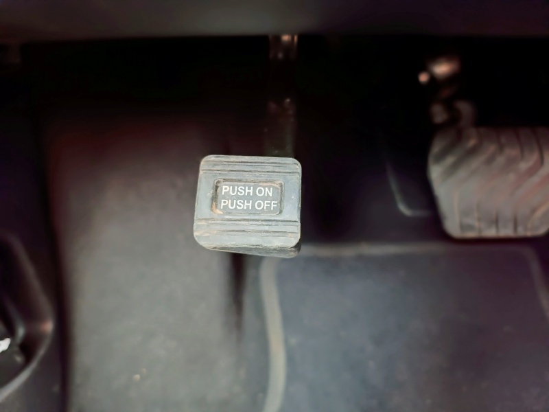 Nissan Sentra Exclusive.