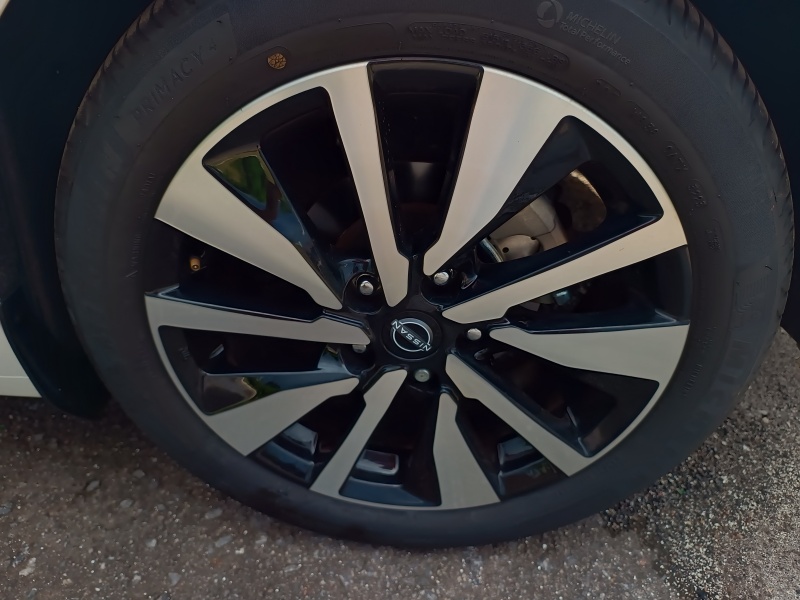 Nissan Sentra Exclusive.