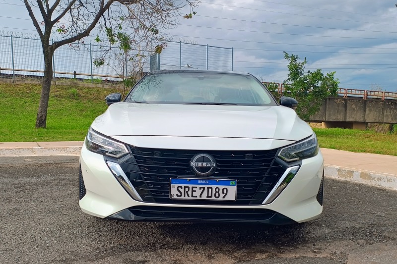 Nissan Sentra Exclusive.