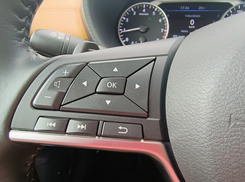 Nissan Sentra Exclusive.