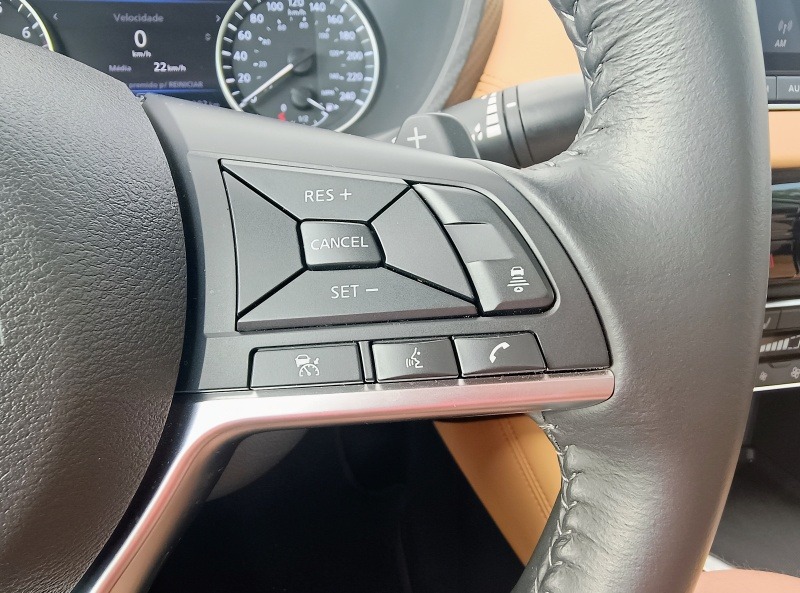 Nissan Sentra Exclusive.
