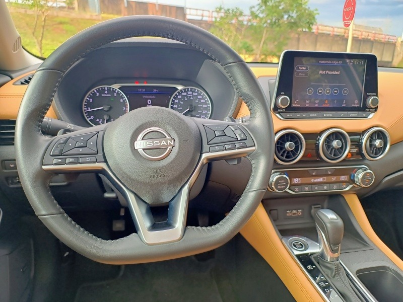 Nissan Sentra Exclusive.