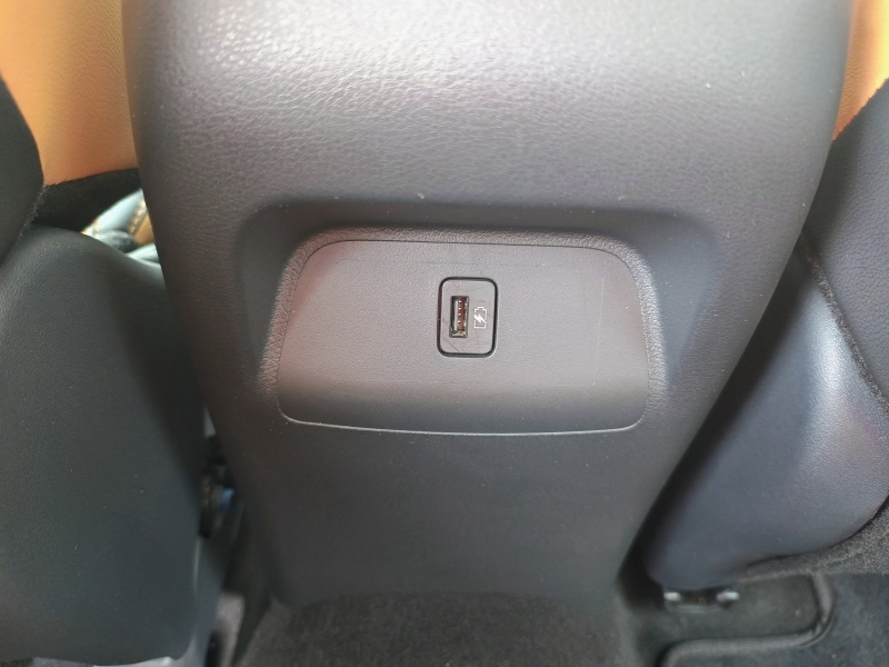 Nissan Sentra Exclusive.