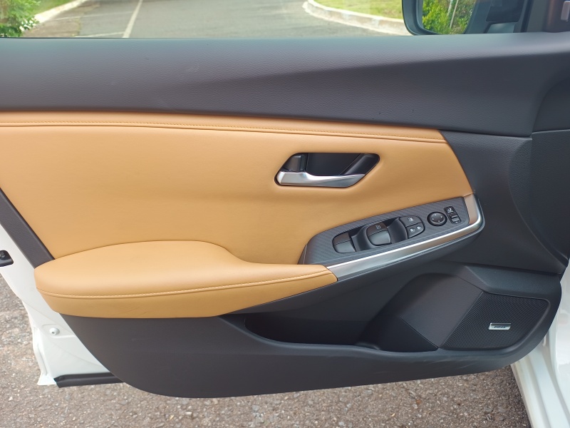 Nissan Sentra Exclusive.
