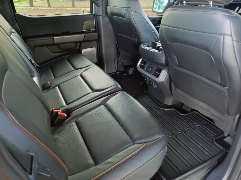 Ford F-150 Lariat.