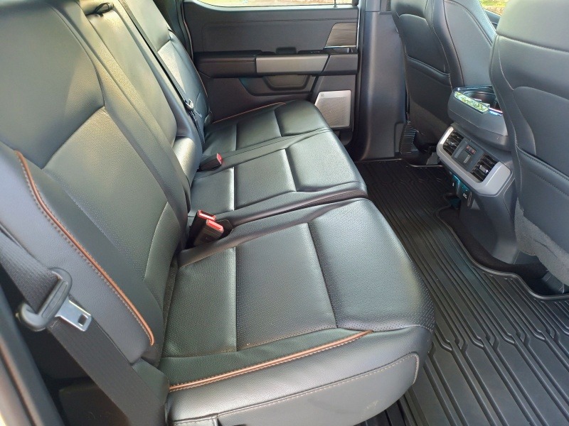 Ford F-150 Lariat.