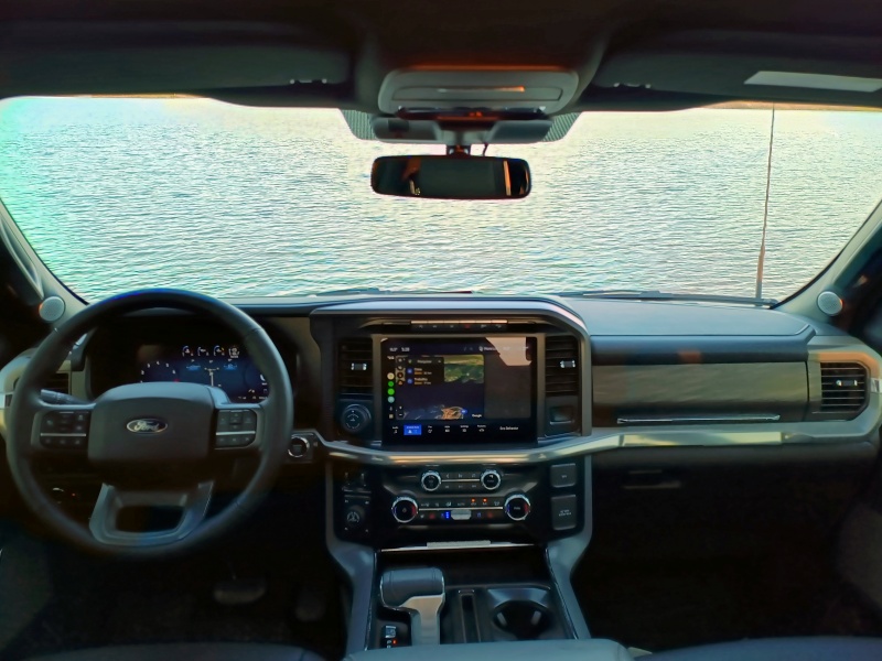 Ford F-150 Lariat.