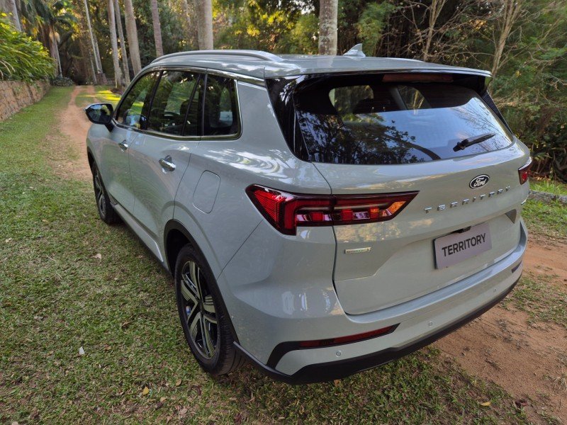 Ford Territory.