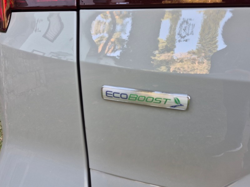 Ford Territory.