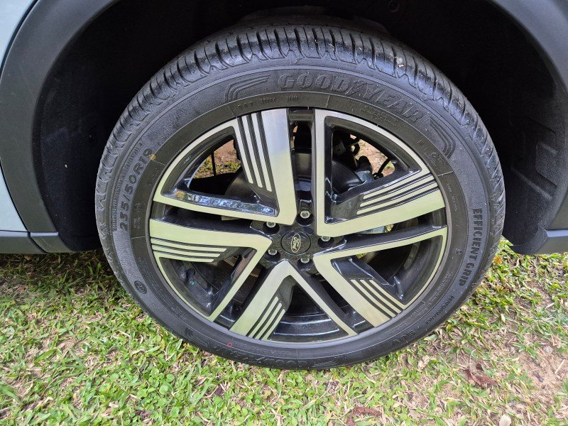 Ford Territory.