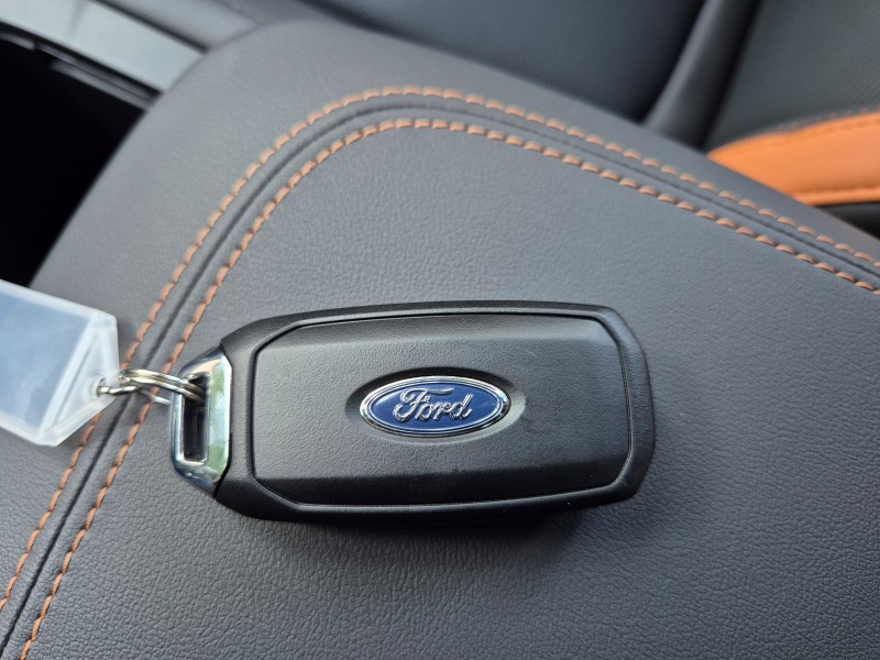 Ford Territory.