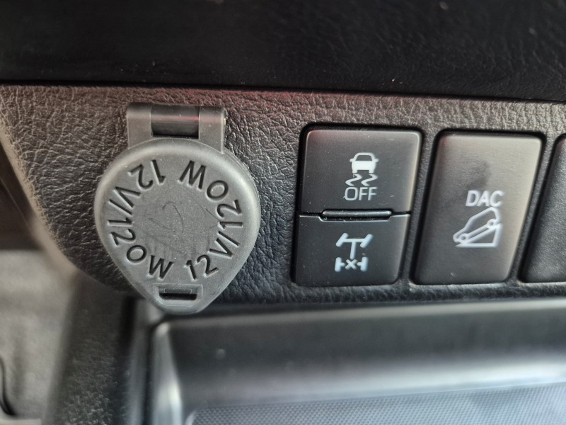 Toyota Hilux SRV.