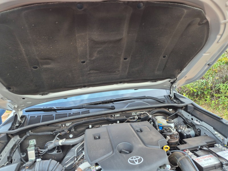 Toyota Hilux SRV.