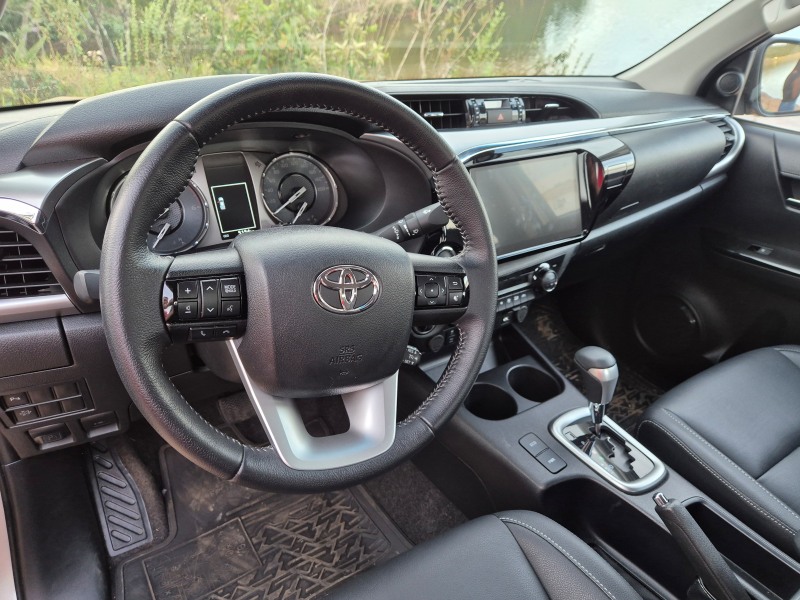 Toyota Hilux SRV.