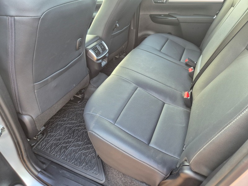 Toyota Hilux SRV.