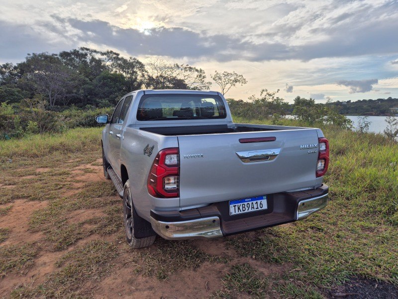 Toyota Hilux SRV.