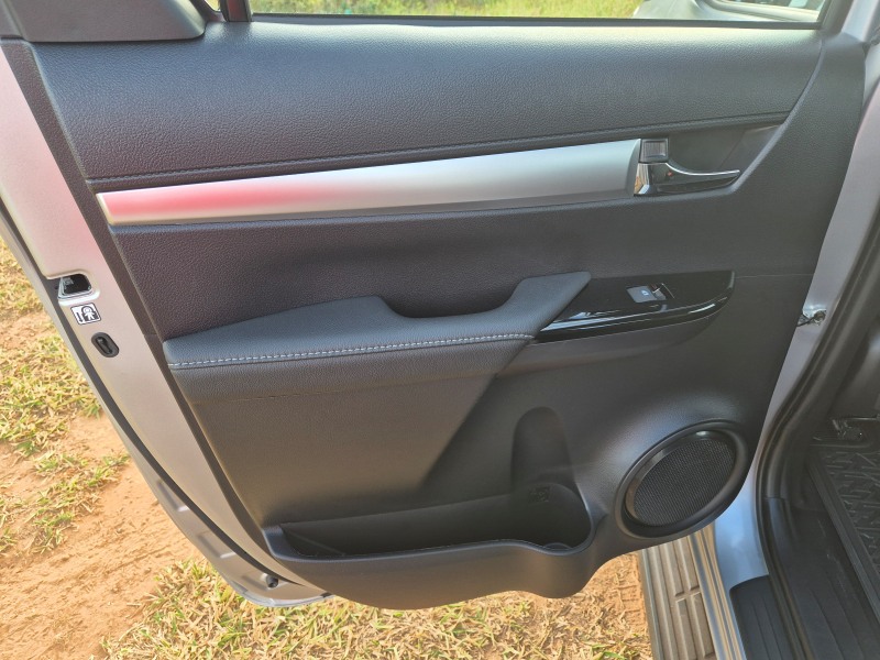 Toyota Hilux SRV.