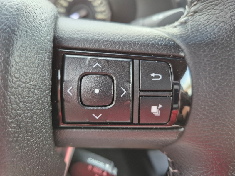 Toyota Hilux SRV.