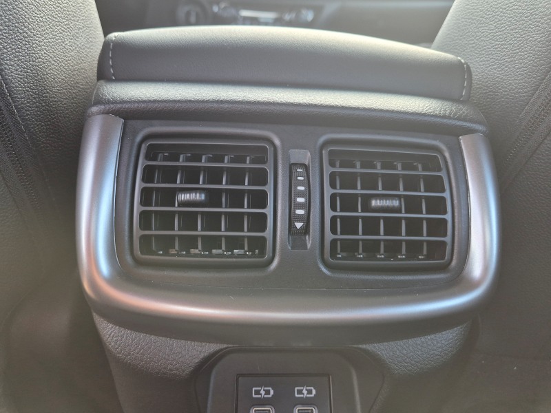 Toyota Hilux SRV.