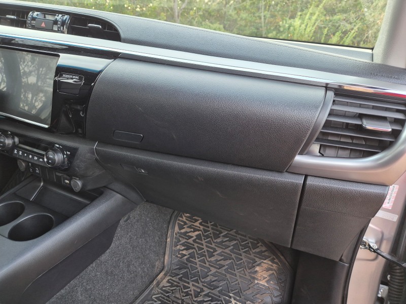 Toyota Hilux SRV.