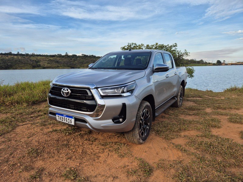 Toyota Hilux SRV.